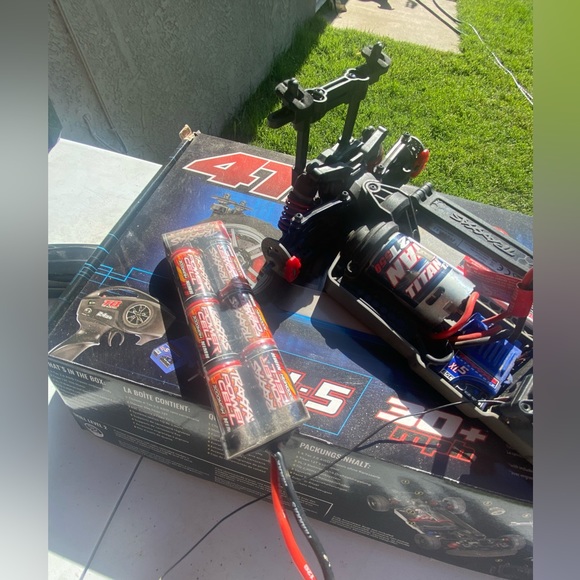 TRAXXAS 4TEC2.0 CHEAP (comes with battery) - Picture 3 of 6